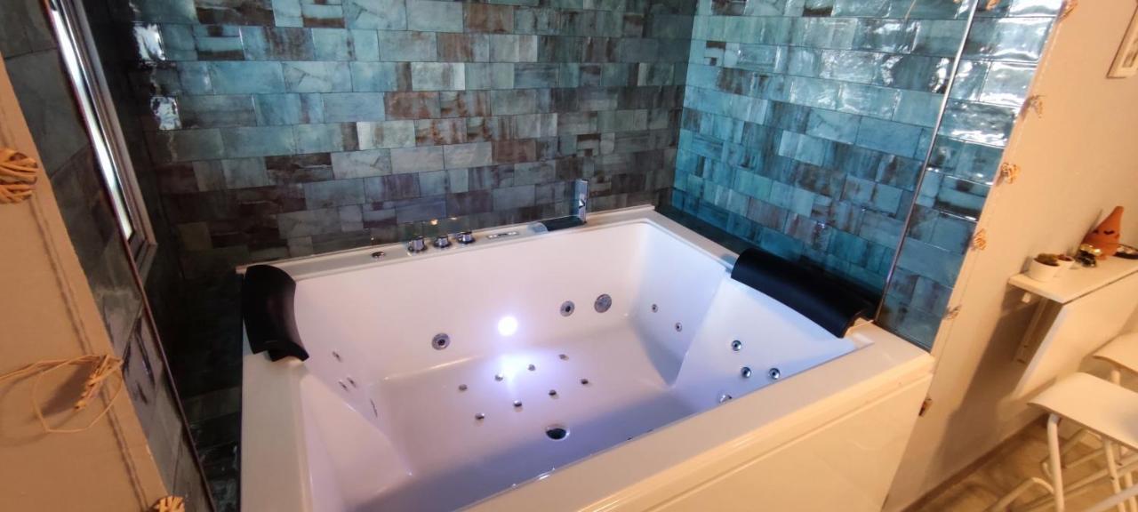 Latorre Jacuzzi Jerez Appartement Jerez de la Frontera Buitenkant foto